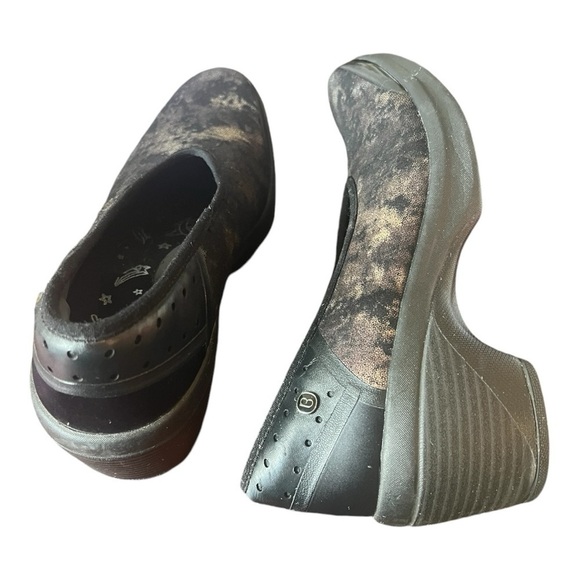 Bzees Willow Slip On Womens Mid Heel Pumps Comfort Black Gold Wedge Size 8 - Picture 10 of 14